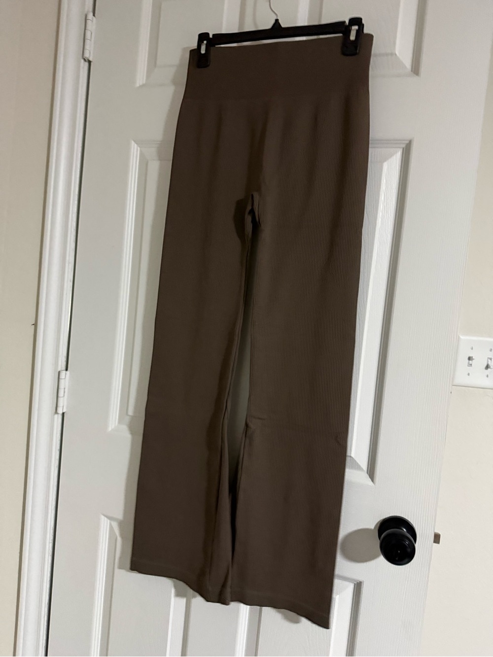 High-Waist Ribbed Wide-Leg Leggings — Brown